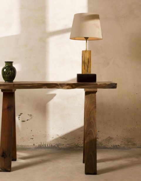 Walnut wood console table Luxurious classic tables