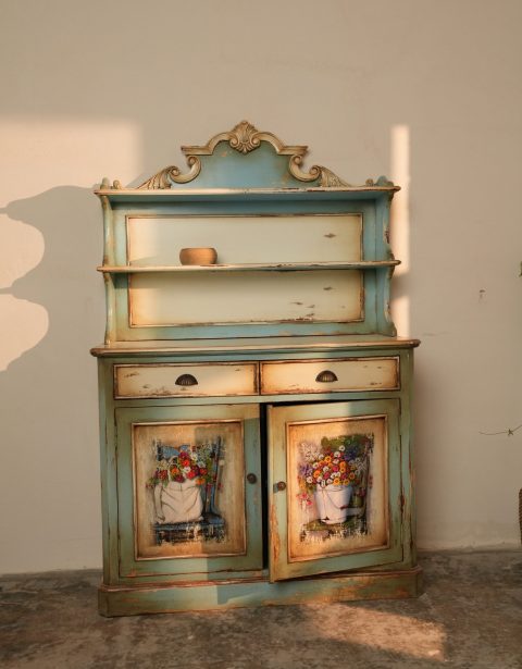 The Chiponer Wardrobe