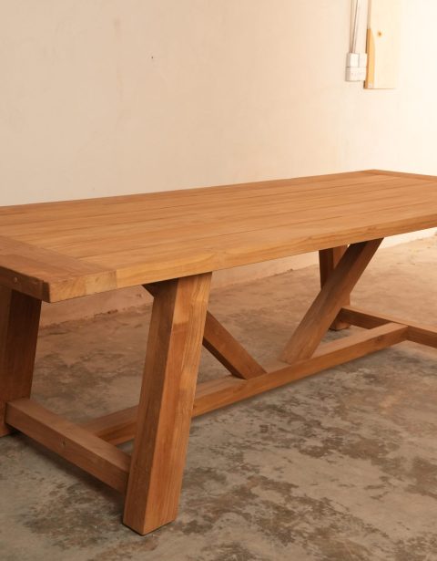Danke Dining Table طاولة طعام دانكي