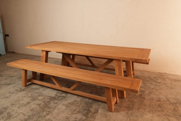 Danke Dining Table طاولة طعام دانكي