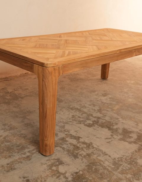 Arch Dining Table طاولة طعام آرش