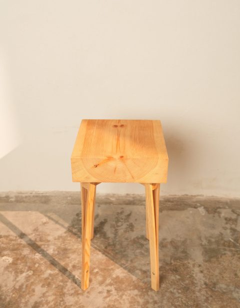Pine wood service table طاولة خدمة خشب الصنوبر