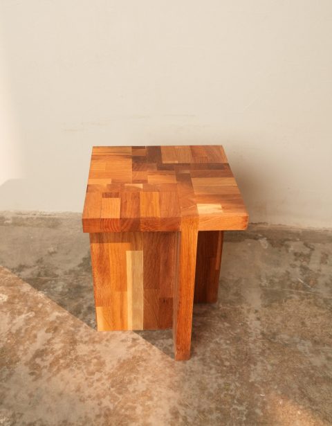 طاولة كلاسيك خشب جوز Classic Walnut Table