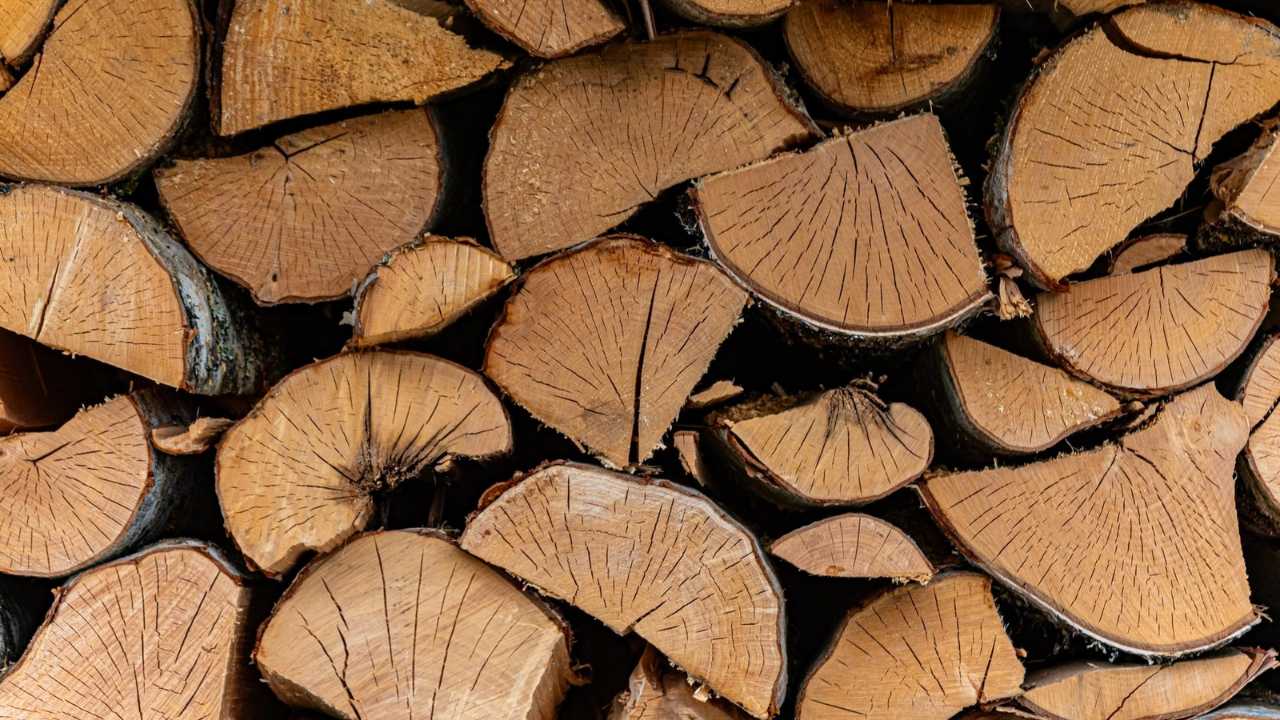الخشب المعاد تدويره recycled wood